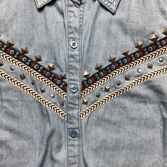 FOREVER 21 Women's Small Silver Tone Studded Chambray Pockets - Picture 3 of 9